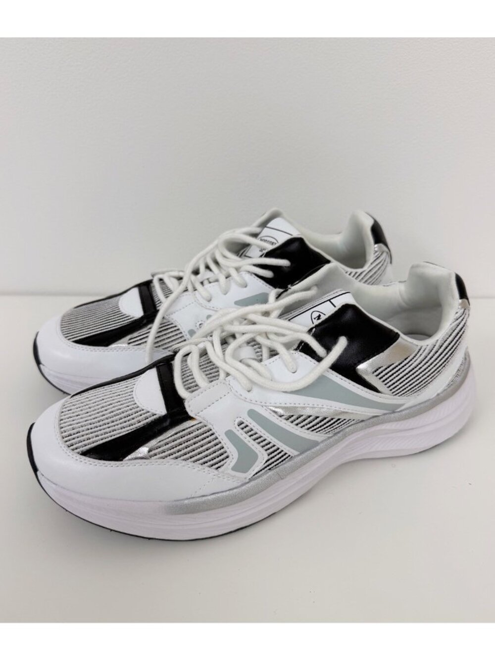 Missoni Sport white and black low-top sneaker Unisex Men Sz 10 Women Sz 11.5 New